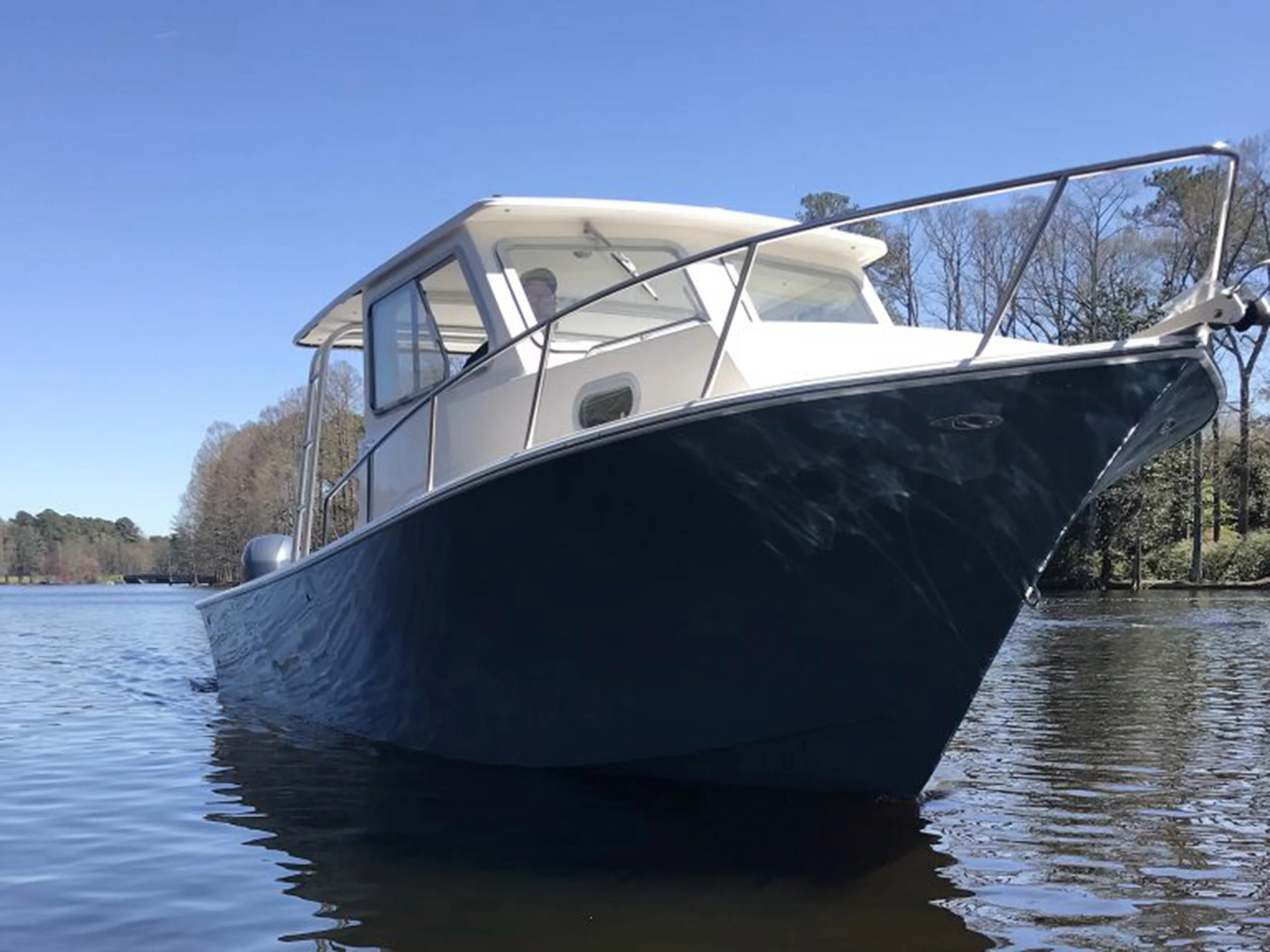 MayCraft pilot house boat