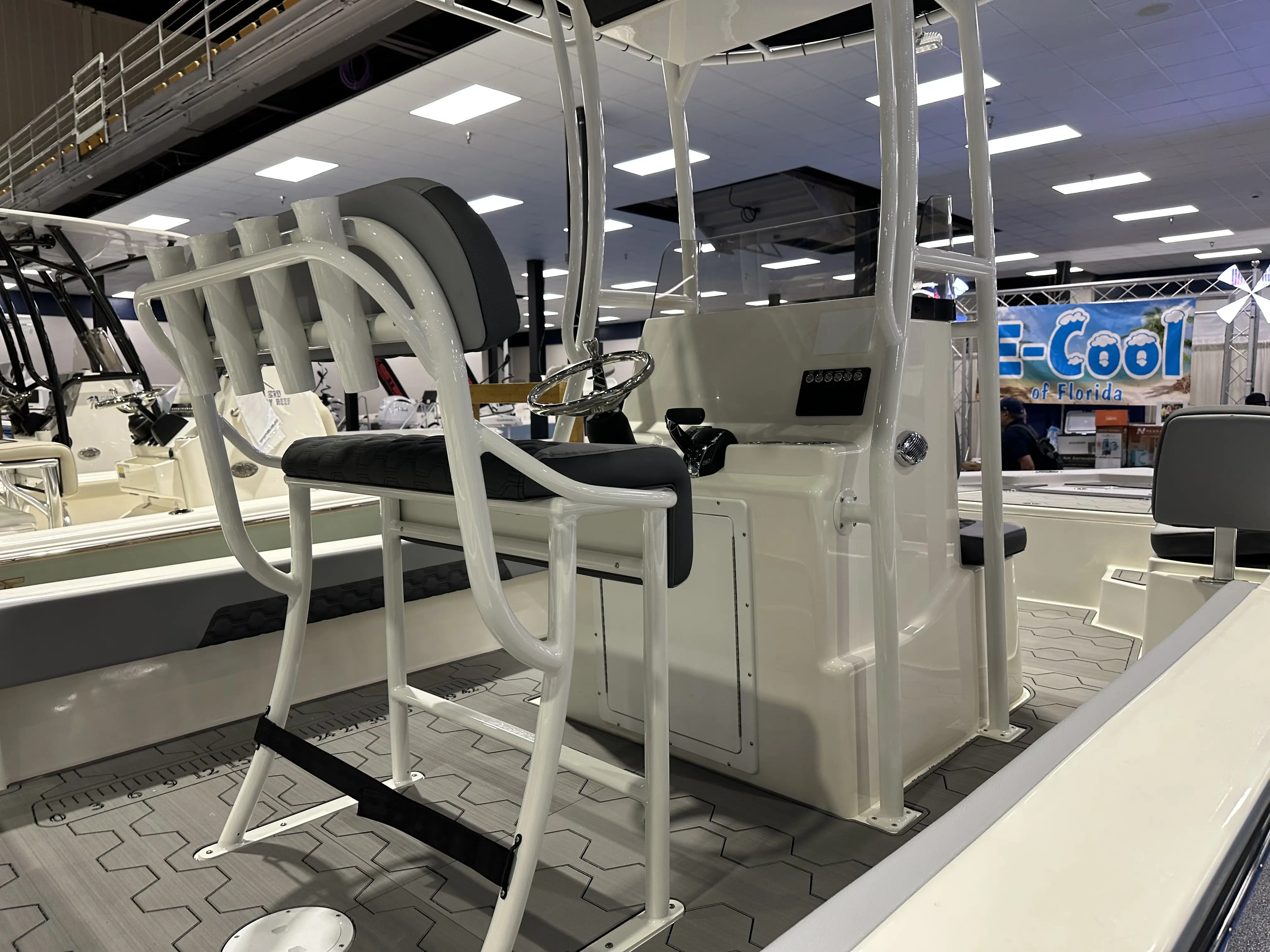 220 Bay Boat interior