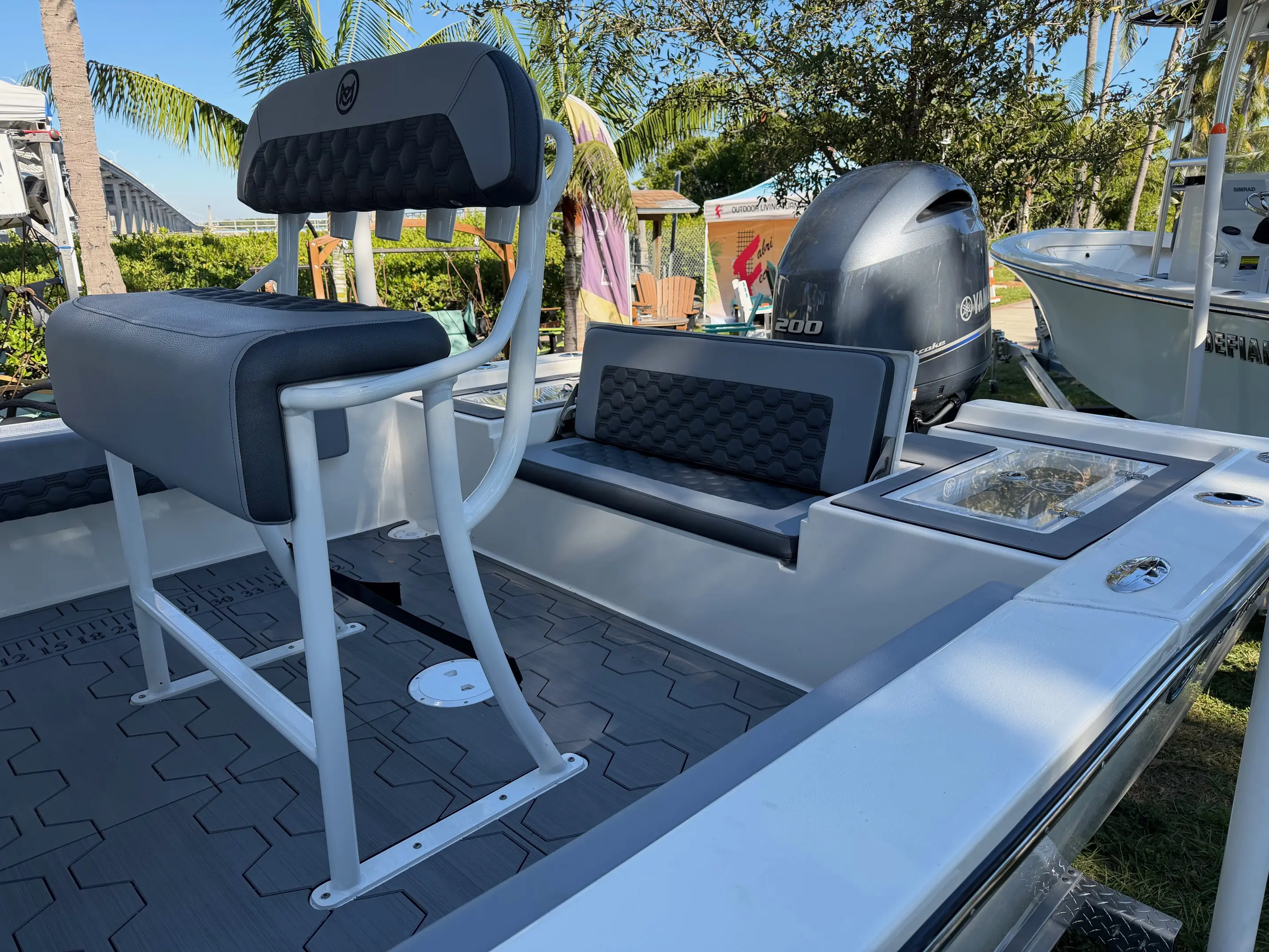 220 Bay Boat interior