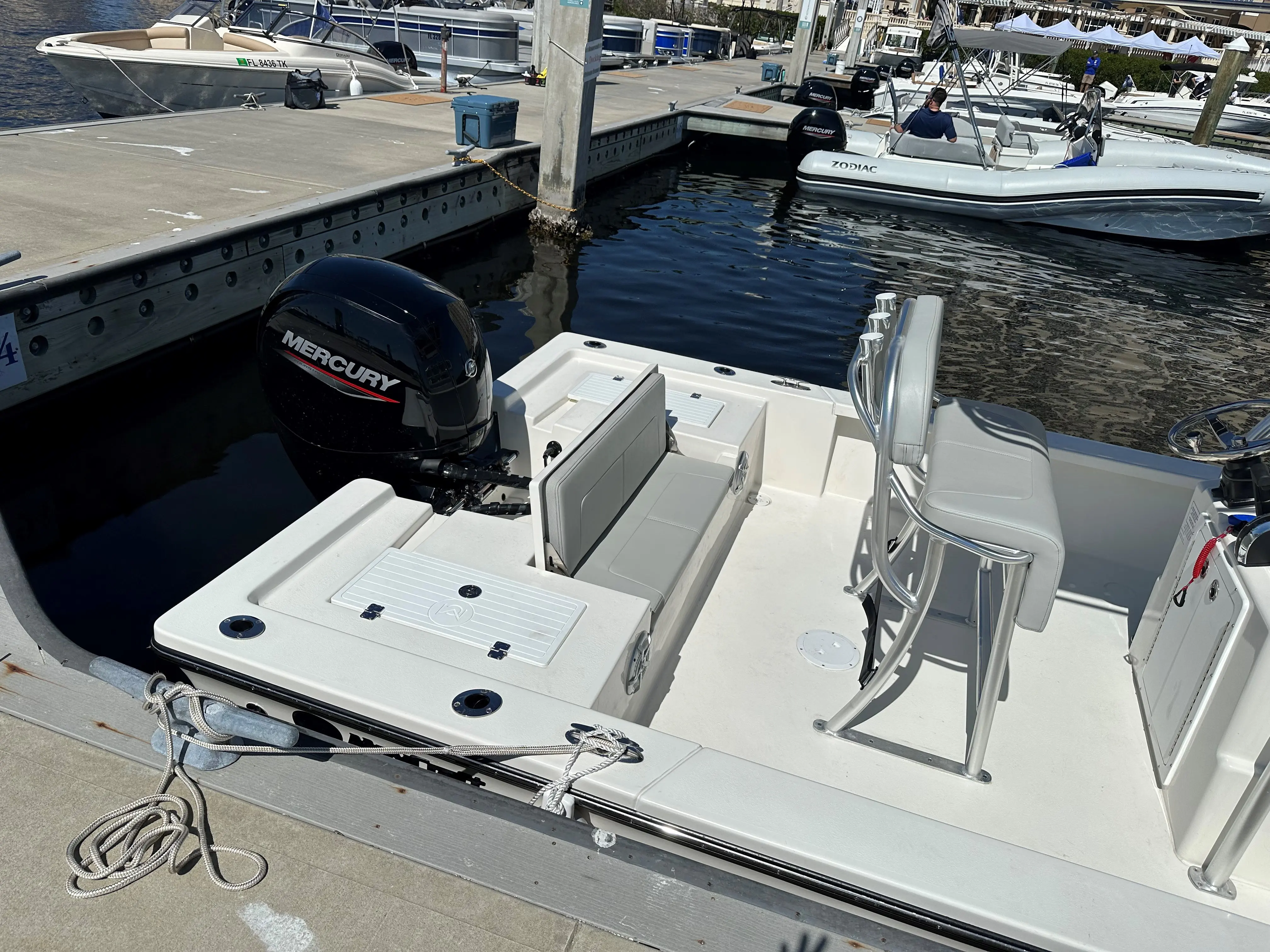 220 Bay Boat interior