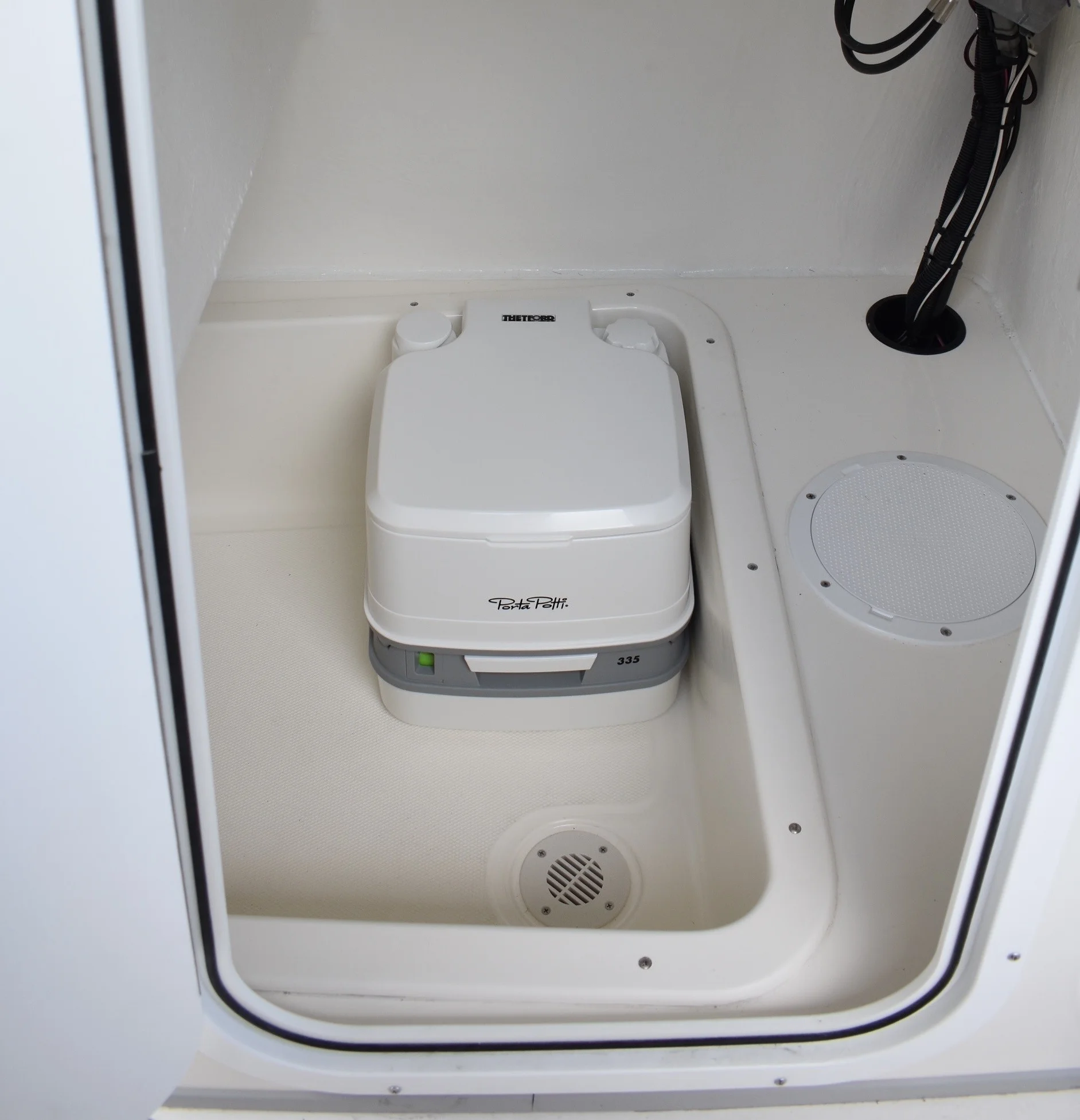 238 Offshore CC interior