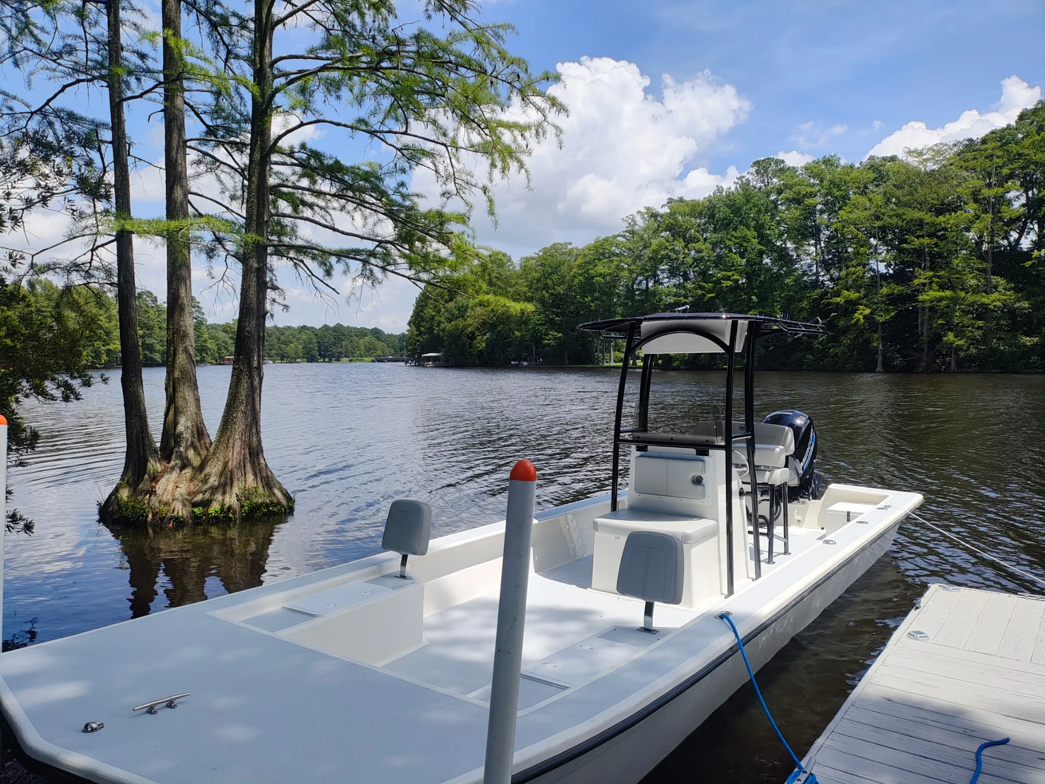 25 Hancock Skiff interior