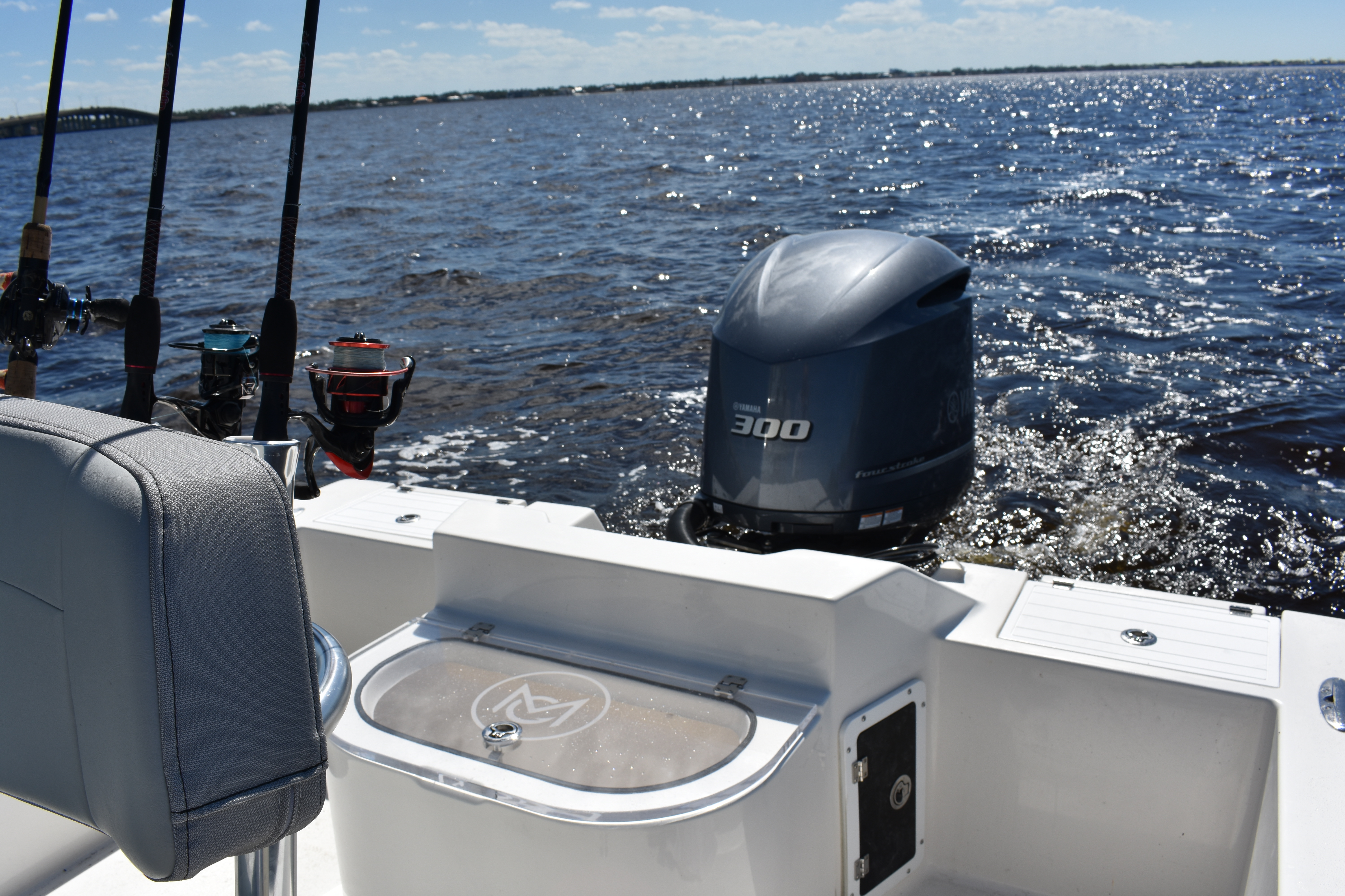 260 Bay Boat interior